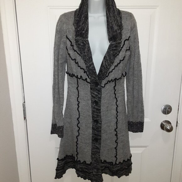 Small, Long Knit Sweater * Check Measurements * Grey * Like New * Tall, Med, Reg - Picture 13 of 14